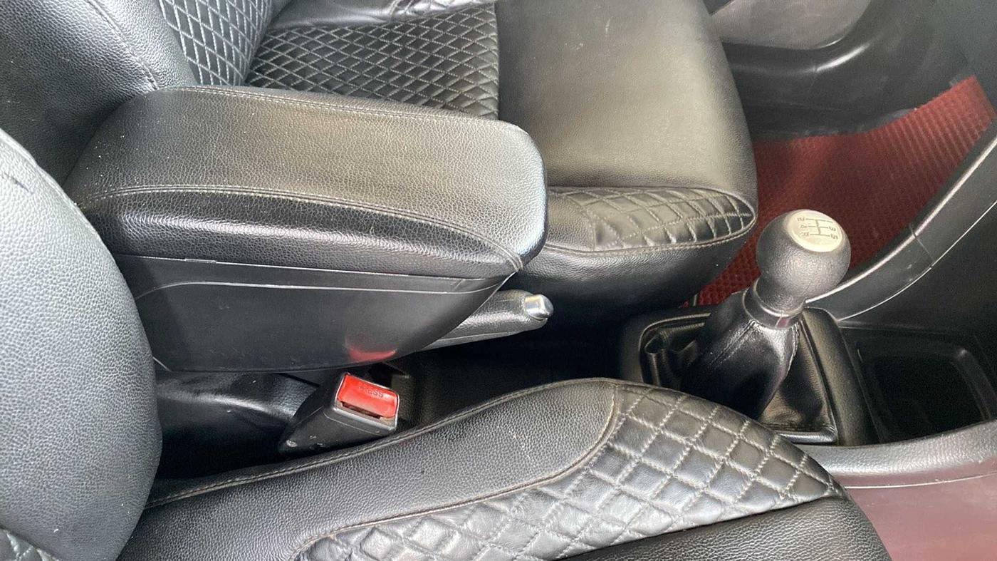 2017 Maruti Swift VXI, Petrol, Manual, 80,958 km, Gear Lever