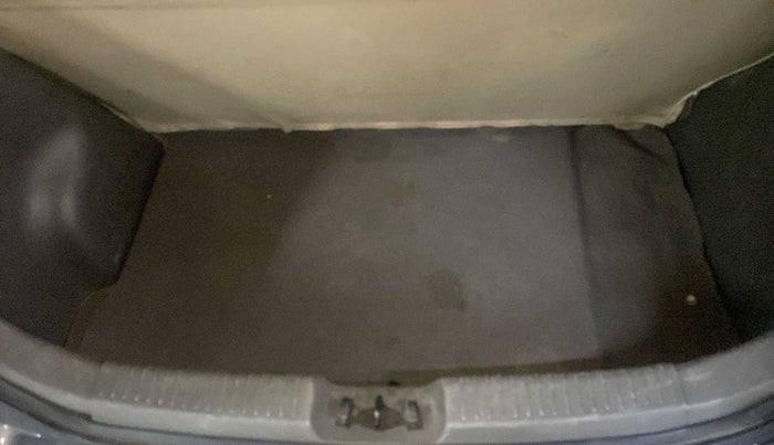 2011 Hyundai i10 MAGNA 1.2, Petrol, Manual, 86,421 km, Boot Inside