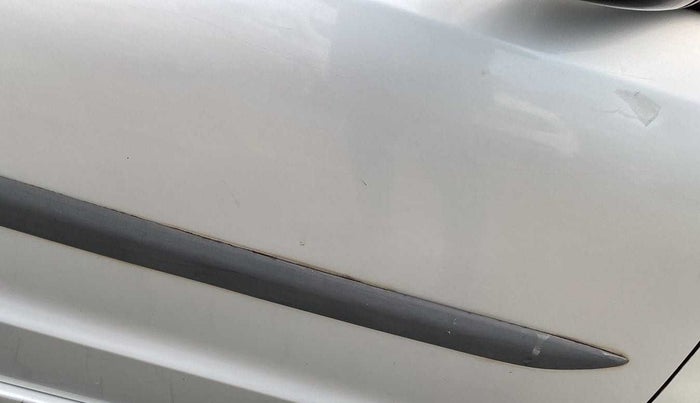 2011 Maruti A Star VXI, Petrol, Manual, 82,471 km, Driver-side door - Minor scratches