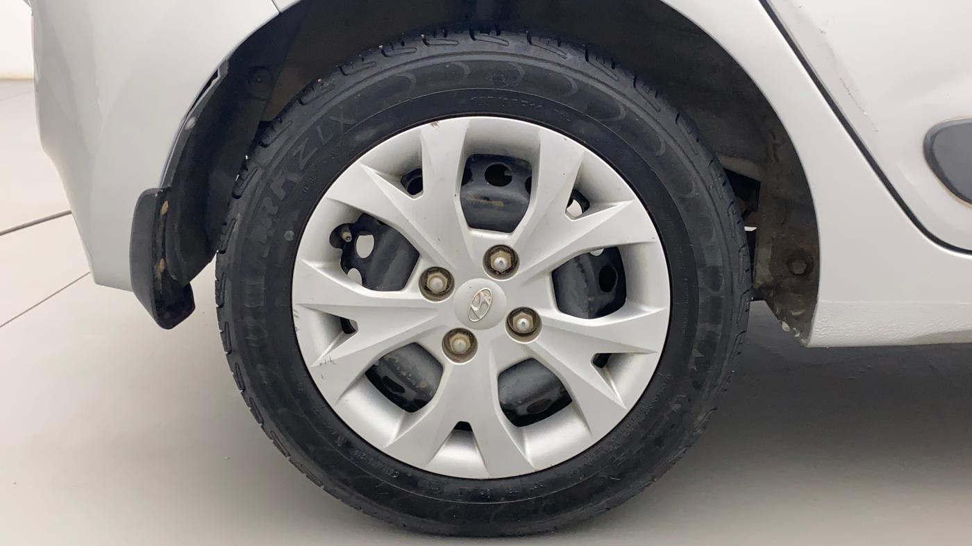2016 Hyundai Grand i10 SPORTZ 1.2 KAPPA VTVT, Petrol, Manual, 96,402 km, Right Rear Wheel
