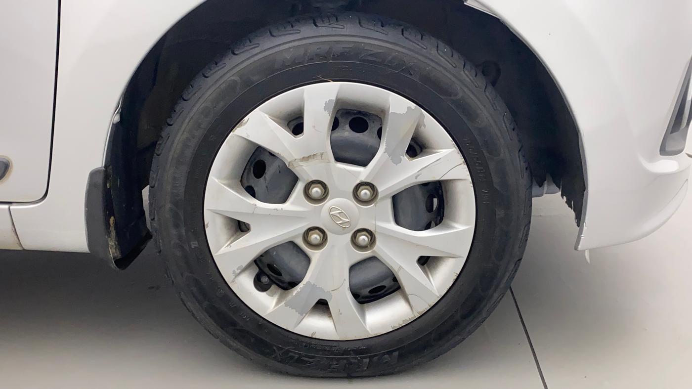 2016 Hyundai Grand i10 SPORTZ 1.2 KAPPA VTVT, Petrol, Manual, 96,402 km, Right Front Wheel