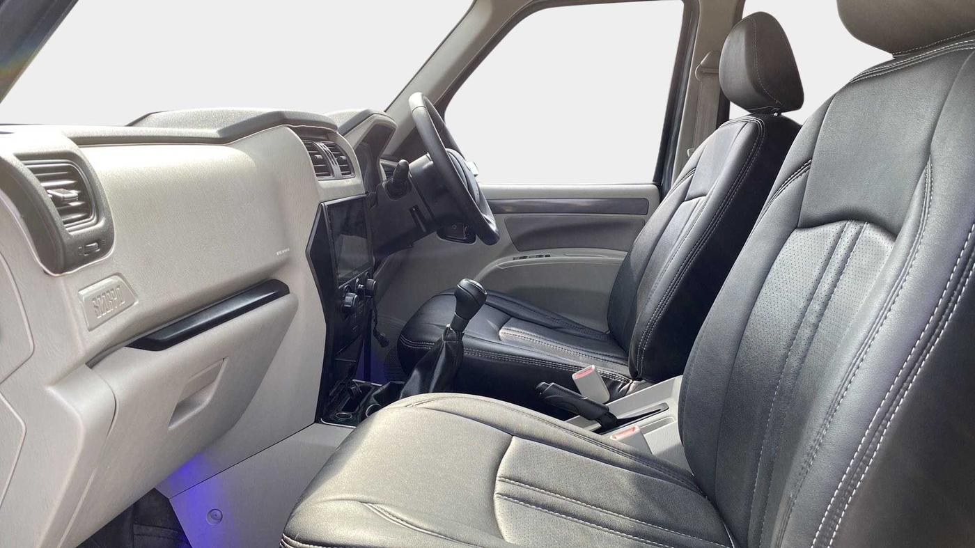 2022 Mahindra Scorpio S5, Diesel, Manual, 20,133 km, Right Side Front Door Cabin