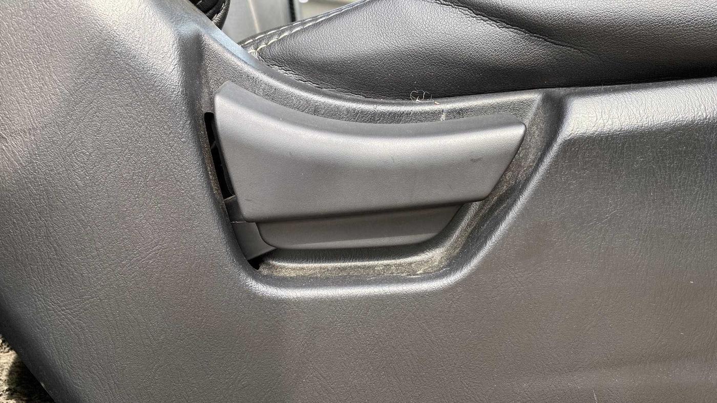 2022 Mahindra Scorpio S5, Diesel, Manual, 20,133 km, Driver Side Adjustment Panel