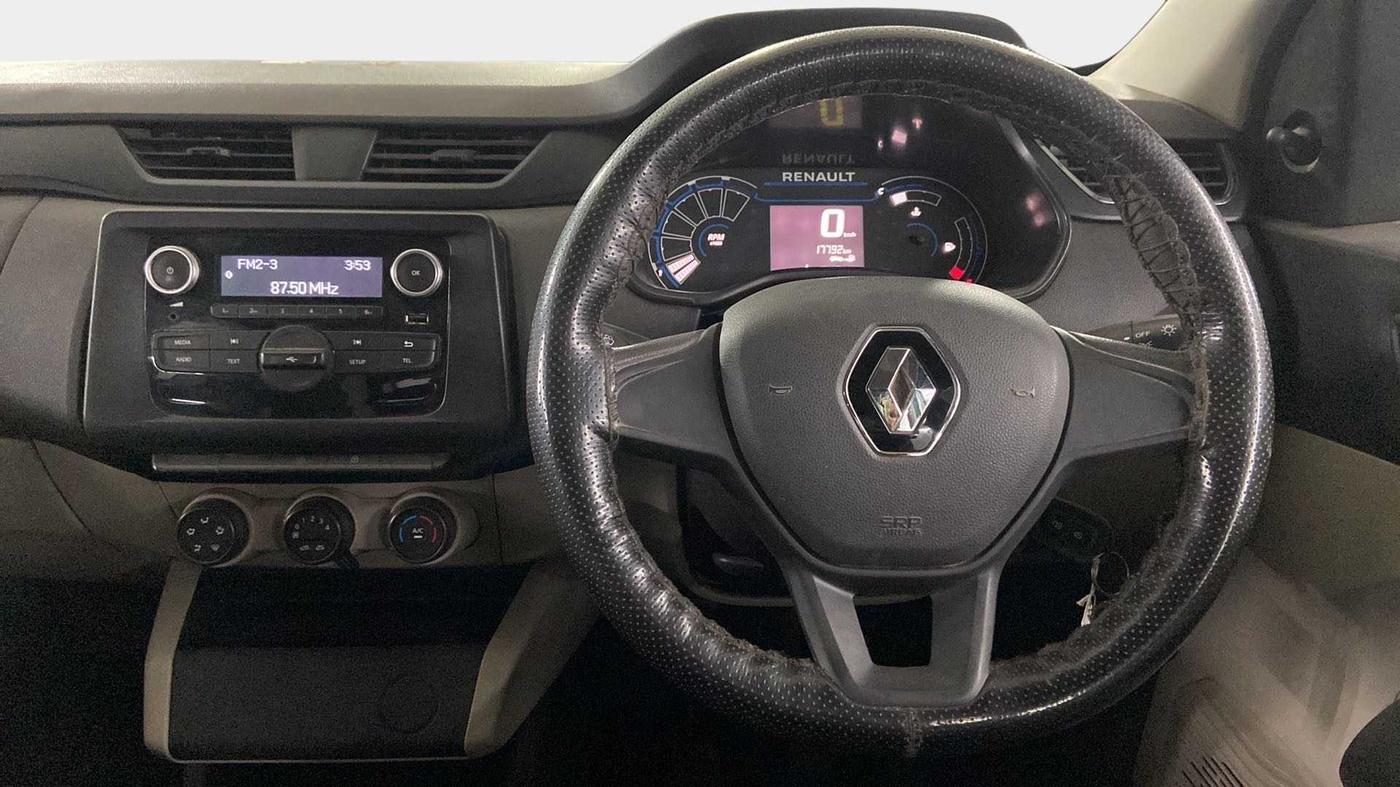2022 Renault TRIBER RXL MT, Petrol, Manual, 17,791 km, Steering Wheel Close Up