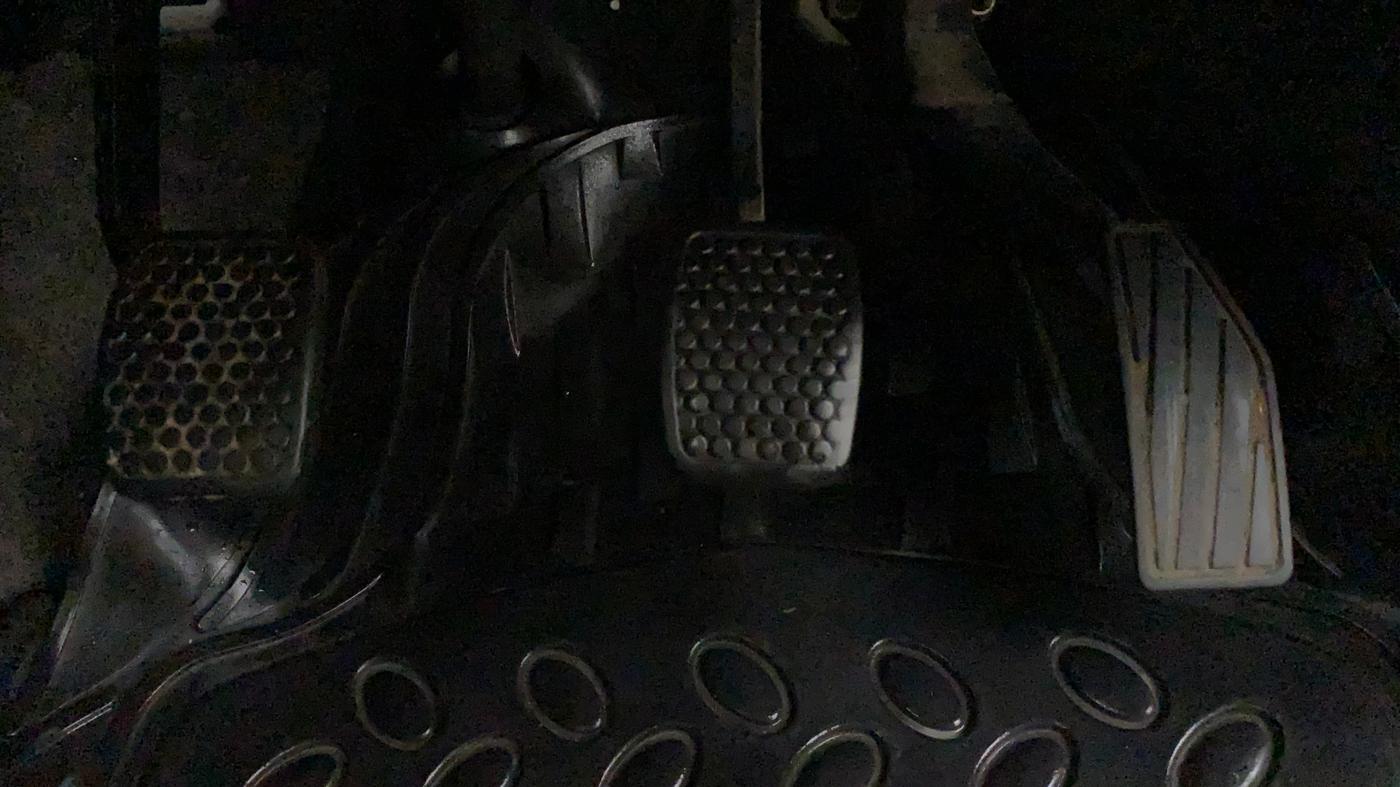 2017 Maruti Alto K10 VXI, Petrol, Manual, 42,668 km, Pedals
