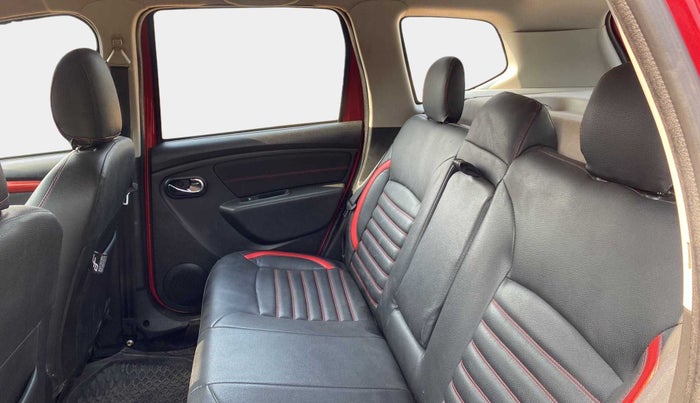 2018 Renault Duster 110 PS RXZ 4X4 MT DIESEL, Diesel, Manual, 72,608 km, Right Side Rear Door Cabin