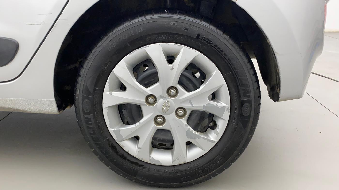 2016 Hyundai Grand i10 SPORTZ 1.2 KAPPA VTVT, Petrol, Manual, 60,766 km, Left Rear Wheel