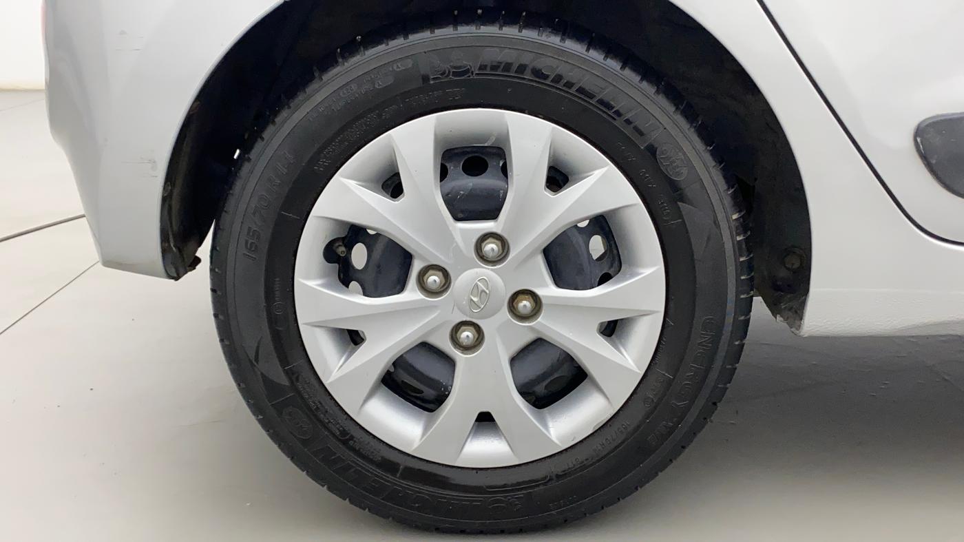 2016 Hyundai Grand i10 SPORTZ 1.2 KAPPA VTVT, Petrol, Manual, 60,766 km, Right Rear Wheel