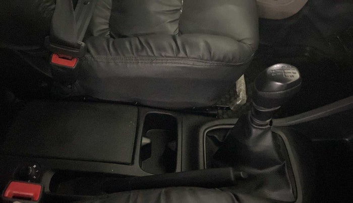 2019 Renault TRIBER RXL MT, CNG, Manual, 28,382 km, Gear Lever