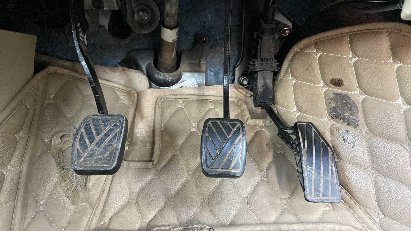 2018 Maruti Dzire VXI, CNG, Manual, 63,316 km, Pedals