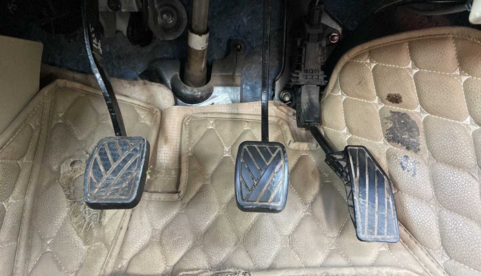 2018 Maruti Dzire VXI, CNG, Manual, 63,316 km, Pedals