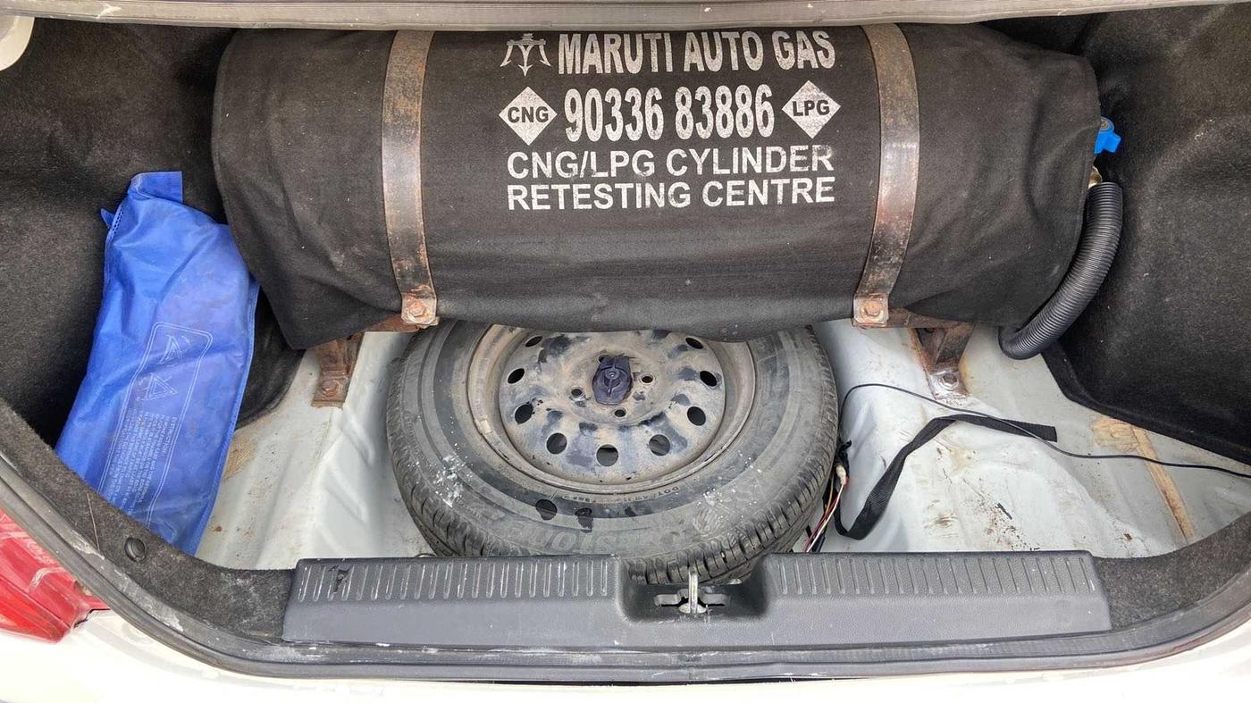 2018 Maruti Dzire VXI, CNG, Manual, 63,316 km, Boot Inside