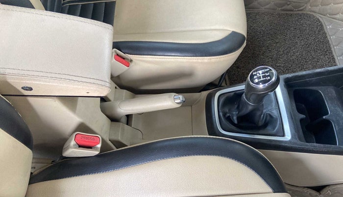 2018 Maruti Dzire VXI, CNG, Manual, 63,316 km, Gear Lever