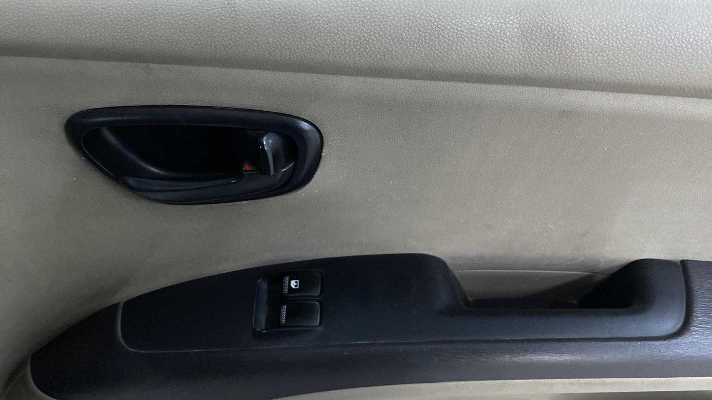 2012 Hyundai i10 ERA 1.1, Petrol, Manual, 97,929 km, Driver Side Door Panels Control