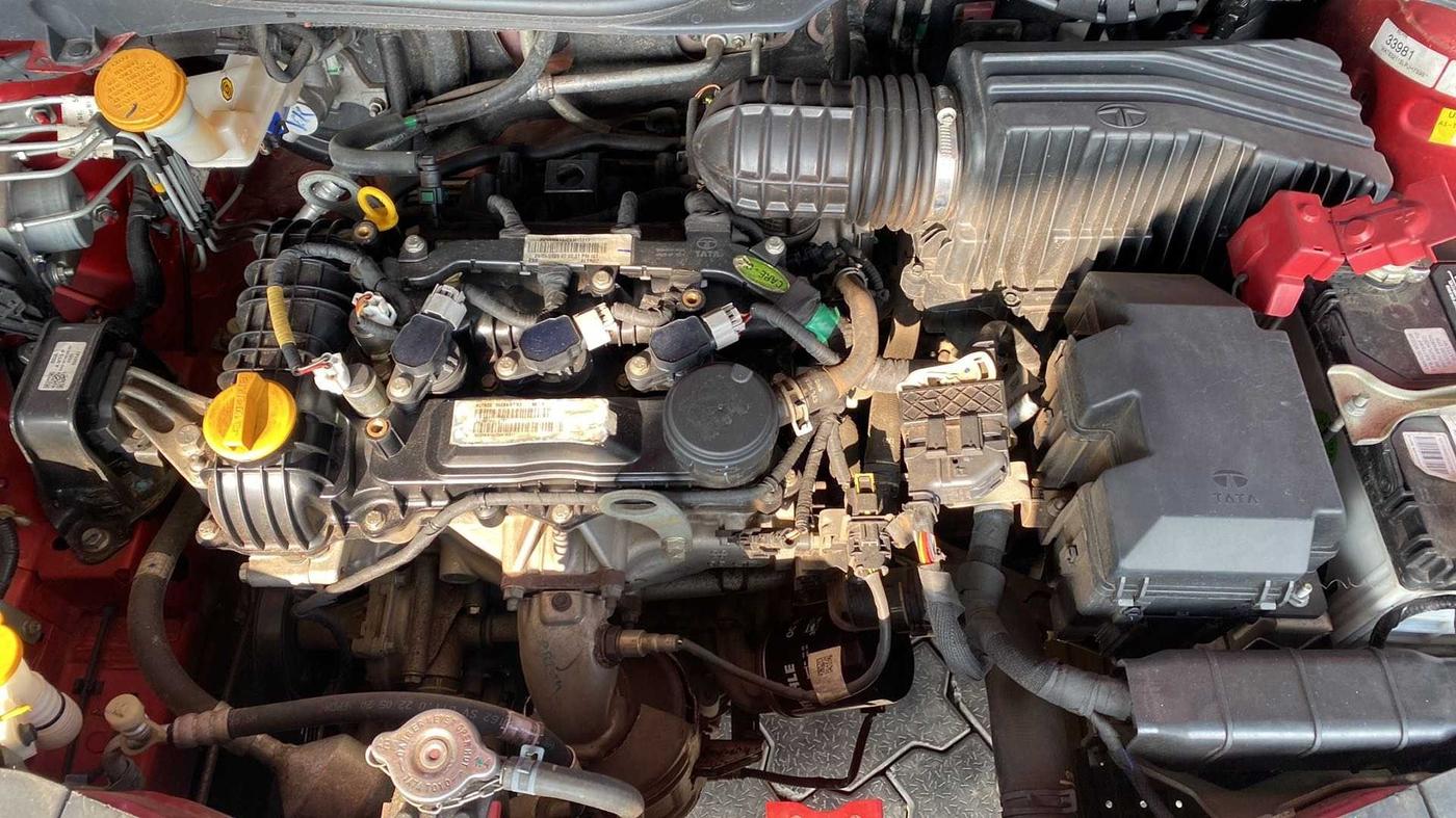 2020 Tata ALTROZ XZ PETROL, Petrol, Manual, 13,150 km, Open Bonet
