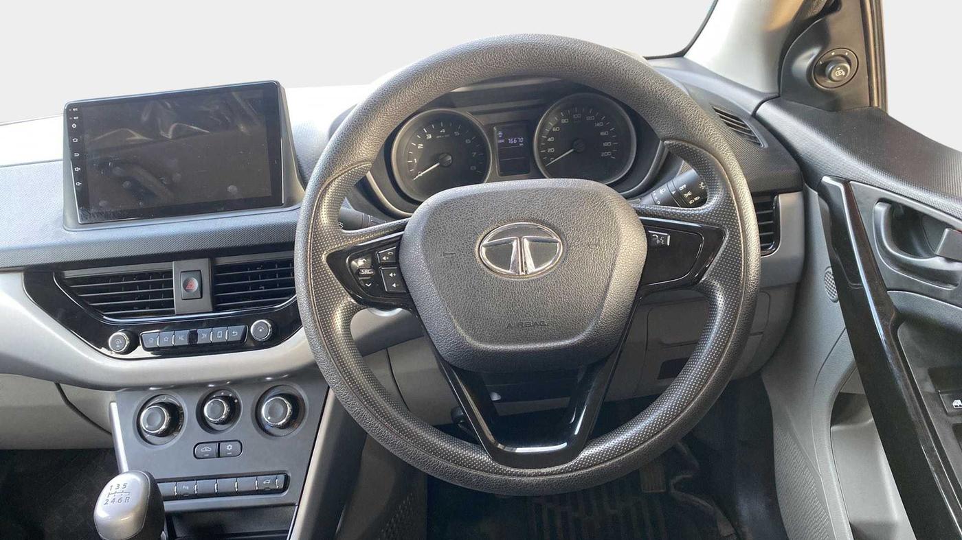 2018 Tata NEXON XM PETROL, Petrol, Manual, 76,713 km, Steering Wheel Close Up