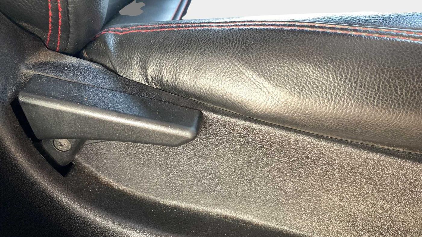 2018 Tata NEXON XM PETROL, Petrol, Manual, 76,713 km, Driver Side Adjustment Panel