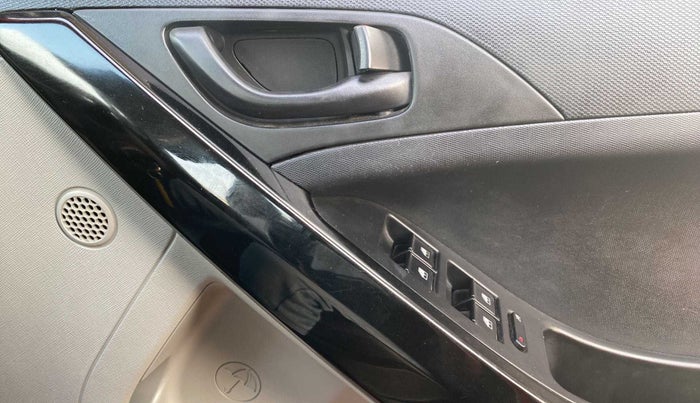 2018 Tata NEXON XM PETROL, Petrol, Manual, 76,713 km, Driver Side Door Panels Control