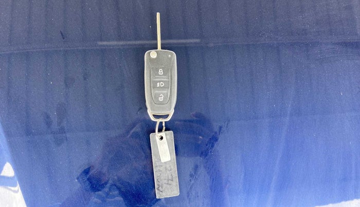 2023 Tata ALTROZ XM PLUS PETROL, Petrol, Manual, 4,240 km, Key Close Up