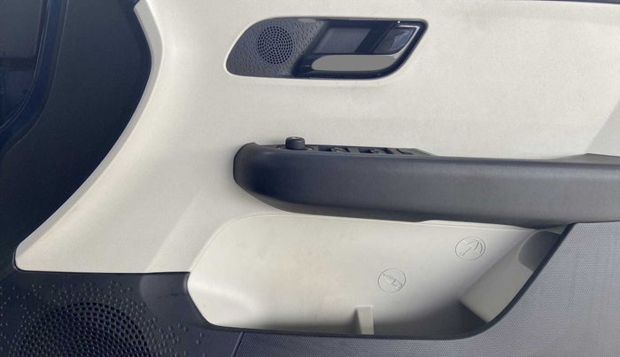 2023 Tata ALTROZ XM PLUS PETROL, Petrol, Manual, 4,240 km, Driver Side Door Panels Control