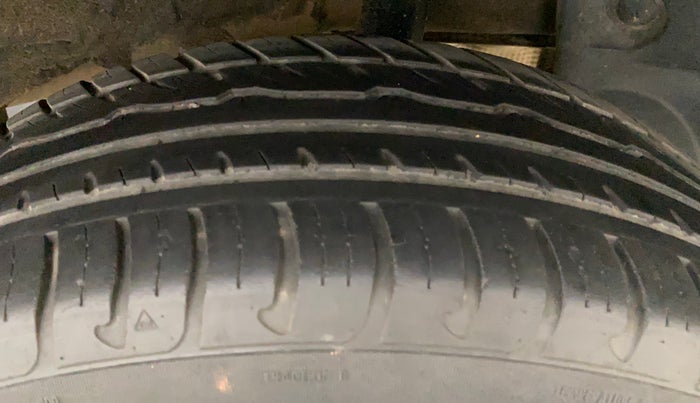 2015 Nissan Terrano XL (D), Diesel, Manual, 65,385 km, Left Rear Tyre Tread