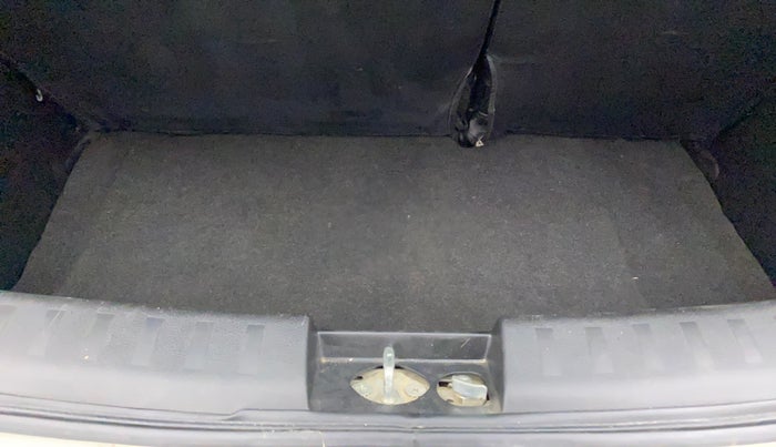 2015 Maruti Swift VXI, Petrol, Manual, 78,042 km, Boot Inside