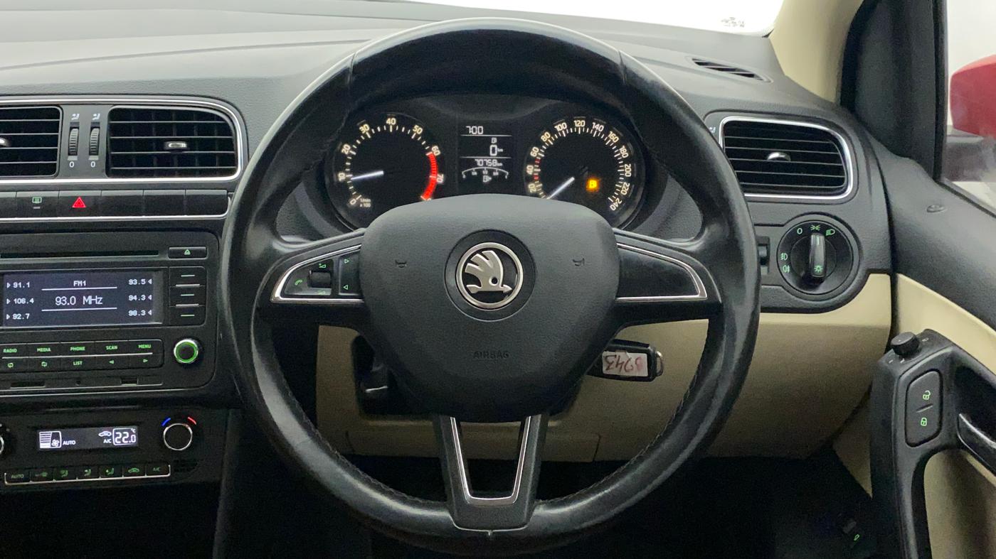 2017 Skoda Rapid AMBITION 1.6 MPI MT, Petrol, Manual, 70,758 km, Steering Wheel Close Up