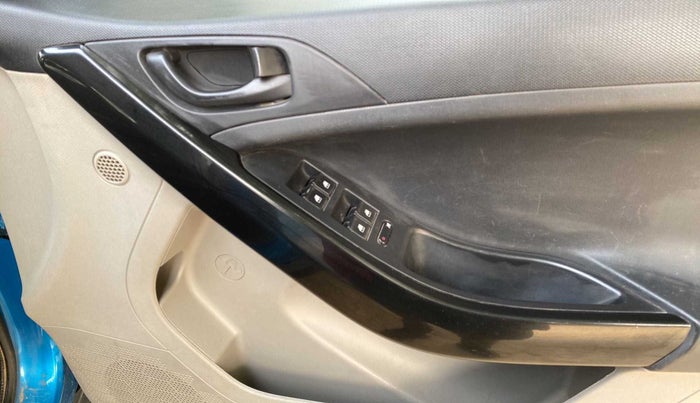 2018 Tata NEXON XM PETROL, Petrol, Manual, 22,507 km, Driver Side Door Panels Control