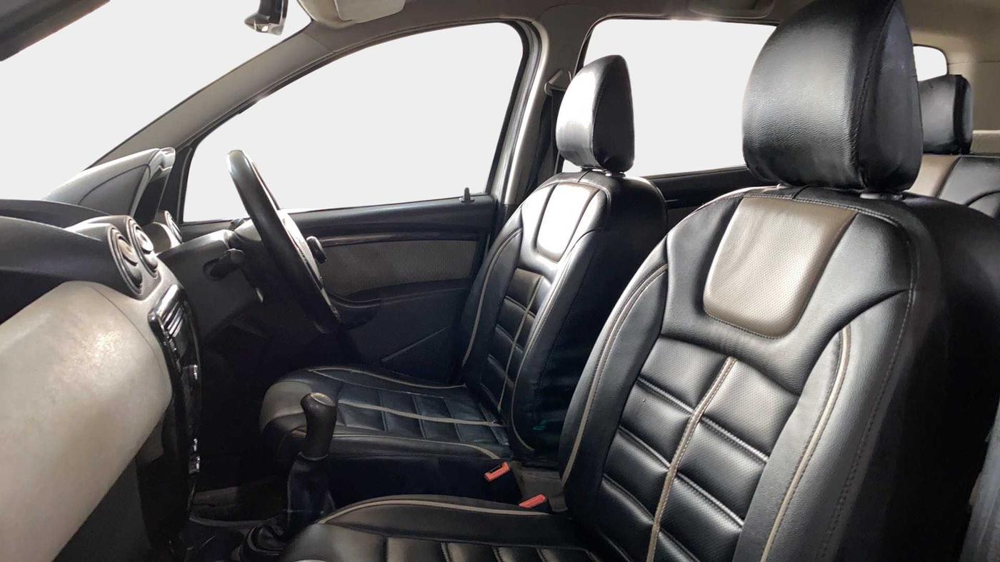 2015 Renault Duster 85 PS RXL DIESEL, Diesel, Manual, 79,115 km, Right Side Front Door Cabin