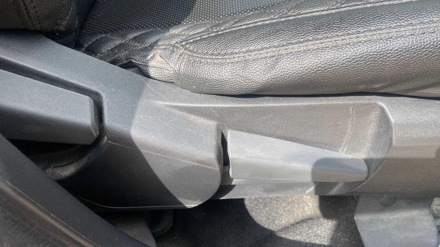 2022 Nissan MAGNITE XV PREMIUM TURBO CVT, Petrol, Automatic, 12,939 km, Driver Side Adjustment Panel
