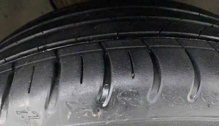 2021 Skoda KUSHAQ STYLE 1.5L TSI DSG (6 AIRBAGS), Petrol, Automatic, 25,369 km, Right Front Tyre Tread