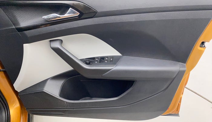 2021 Skoda KUSHAQ STYLE 1.5L TSI DSG (6 AIRBAGS), Petrol, Automatic, 25,369 km, Driver Side Door Panels Control