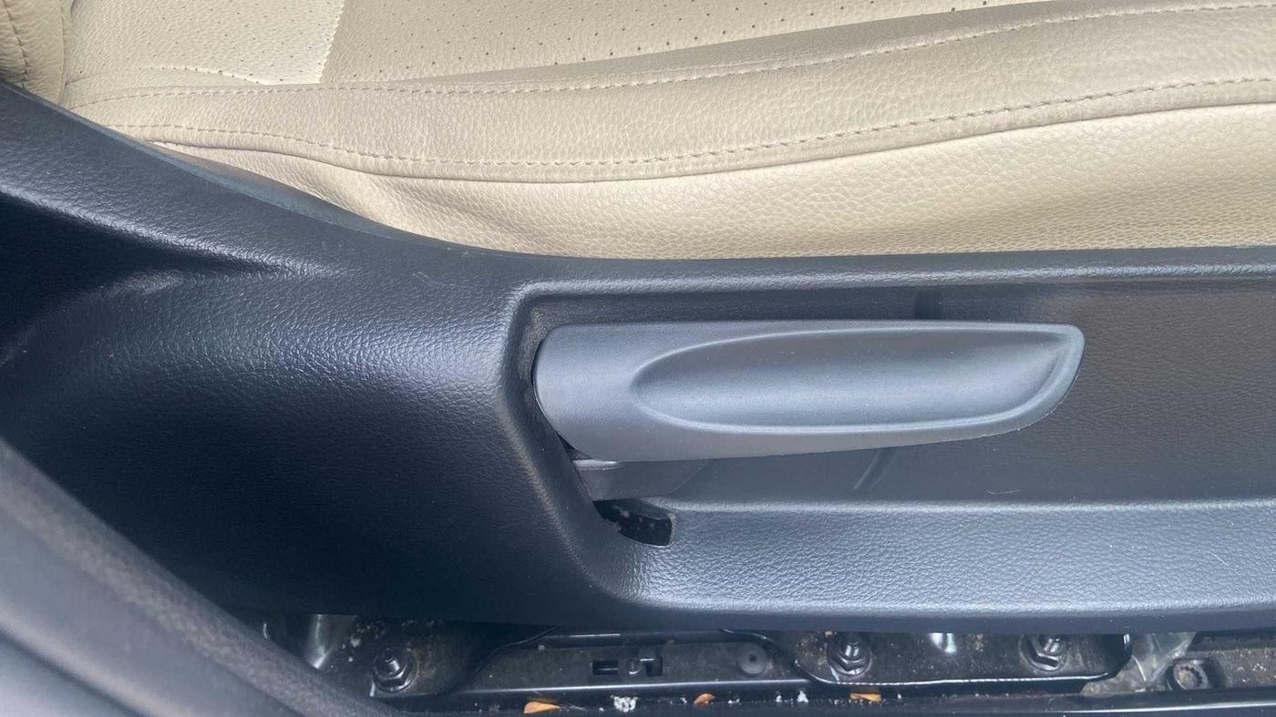 2021 Skoda Rapid STYLE AT TSI, Petrol, Automatic, 24,781 km, Driver Side Adjustment Panel