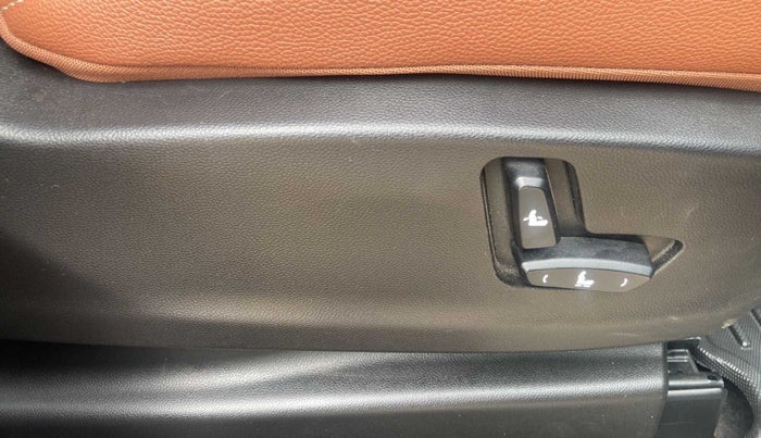 2021 MG HECTOR PLUS SHARP 1.5 PETROL TURBO CVT 6-STR, Petrol, Automatic, 7,589 km, Driver Side Adjustment Panel