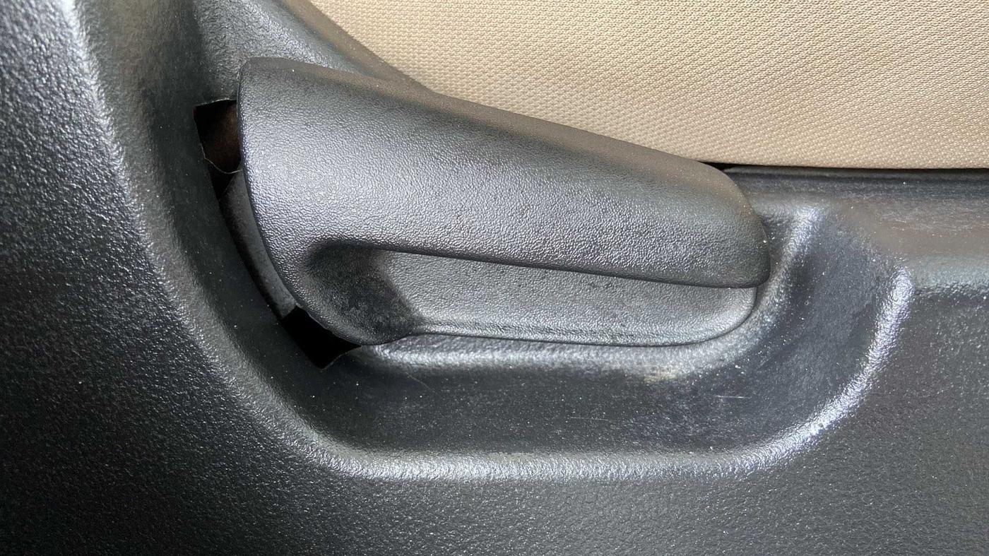 2018 Maruti Wagon R 1.0 VXI AMT, Petrol, Automatic, 65,204 km, Driver Side Adjustment Panel