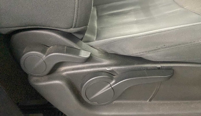 2019 Mahindra XUV500 W5, Diesel, Manual, 67,775 km, Driver Side Adjustment Panel