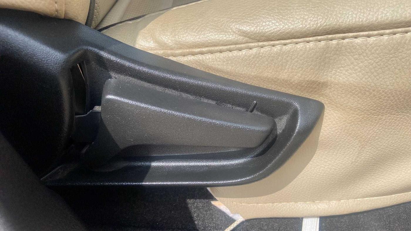 2020 Maruti S PRESSO VXI (O), Petrol, Manual, 19,964 km, Driver Side Adjustment Panel