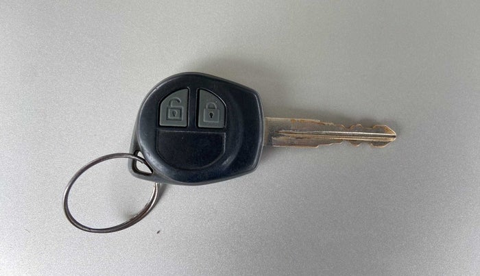 2017 Maruti Wagon R 1.0 VXI (O) AMT, Petrol, Automatic, 19,331 km, Key Close Up