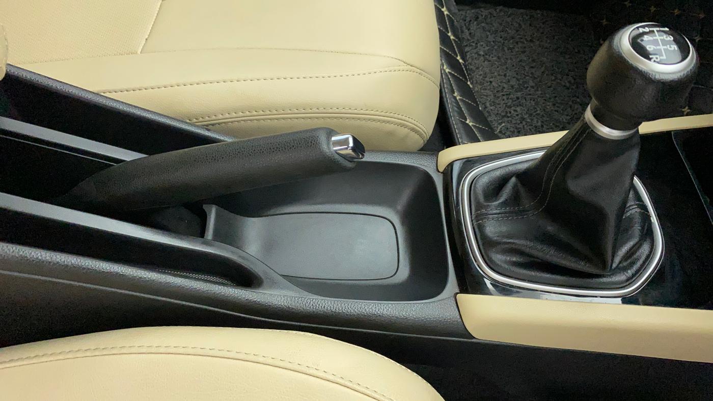 2021 Honda City 1.5L I-VTEC V MT 5TH GEN, Petrol, Manual, 16,585 km, Gear Lever