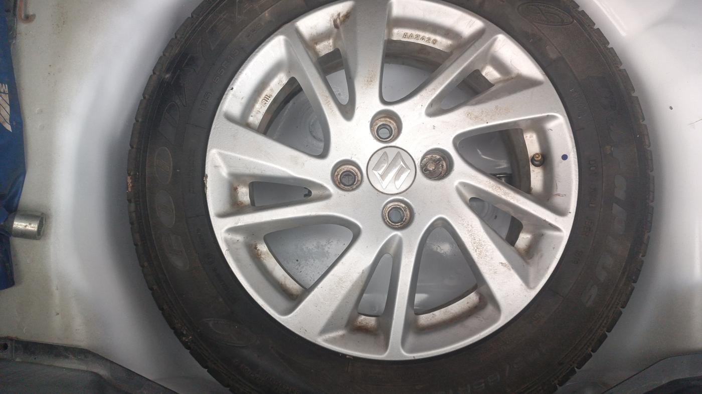 2013 Maruti Swift ZXI, Petrol, Manual, 66,222 km, Spare Tyre
