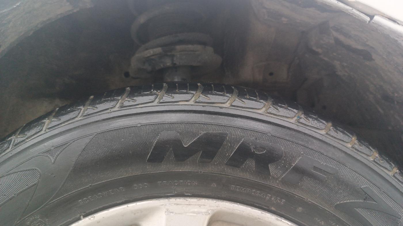 2013 Maruti Swift ZXI, Petrol, Manual, 66,222 km, Right Front Tyre Tread