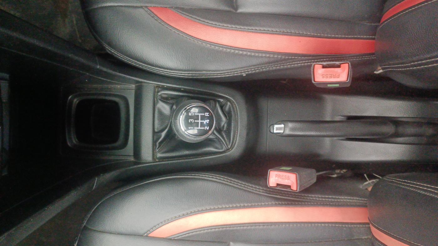 2013 Maruti Swift ZXI, Petrol, Manual, 66,222 km, Gear Lever