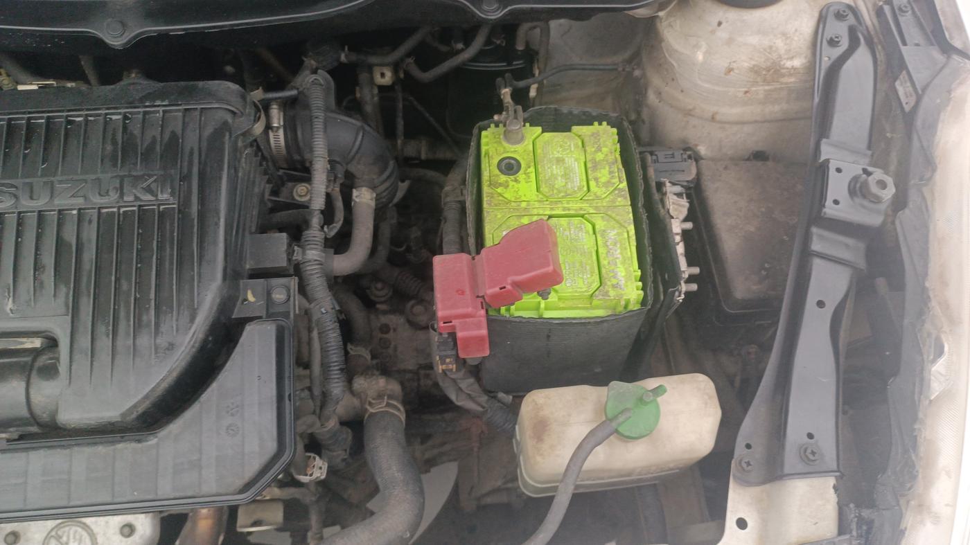 2013 Maruti Swift ZXI, Petrol, Manual, 66,222 km, Engine View - Left