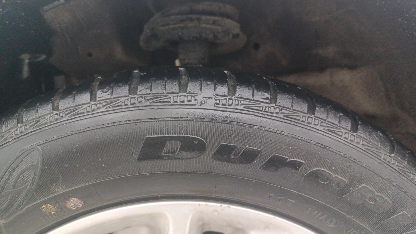 2013 Maruti Swift ZXI, Petrol, Manual, 66,222 km, Left Front Tyre Tread