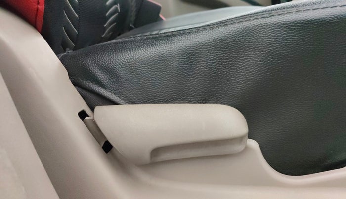 2015 Maruti Celerio VXI, Petrol, Manual, 37,878 km, Driver Side Adjustment Panel