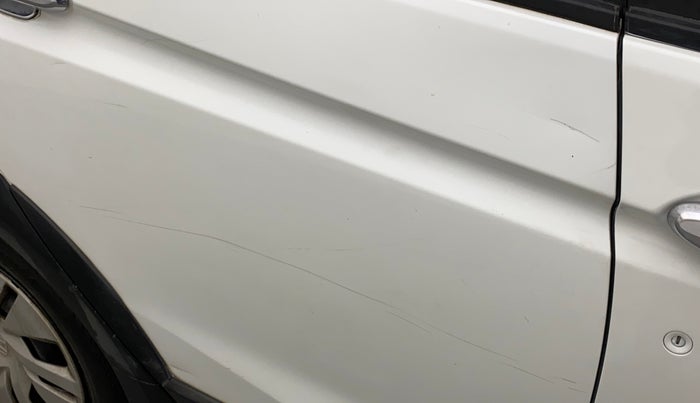 2017 Honda WR-V 1.5L I-DTEC S MT, Diesel, Manual, 93,960 km, Right rear door - Slightly dented