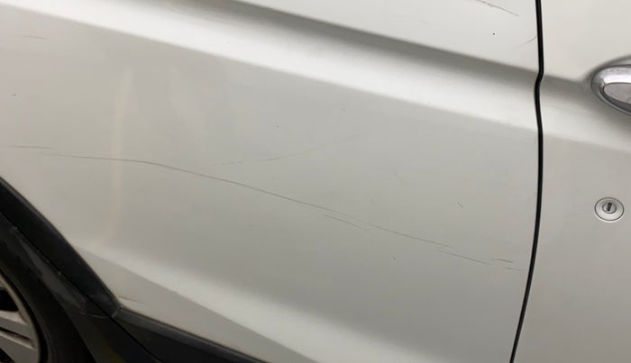 2017 Honda WR-V 1.5L I-DTEC S MT, Diesel, Manual, 93,960 km, Right rear door - Slightly rusted