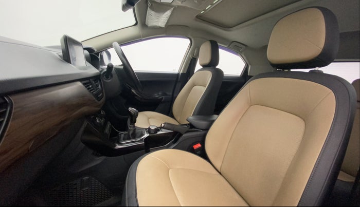 2022 Tata NEXON XZ PLUS (PREMIUM) KAZIRANGA PETROL, Petrol, Manual, 23,025 km, Right Side Front Door Cabin