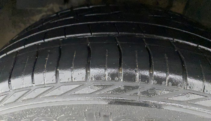 2022 Tata NEXON XZ PLUS (PREMIUM) KAZIRANGA PETROL, Petrol, Manual, 23,025 km, Left Front Tyre Tread