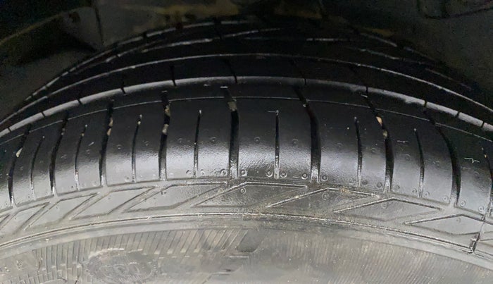 2022 Tata NEXON XZ PLUS (PREMIUM) KAZIRANGA PETROL, Petrol, Manual, 23,025 km, Right Rear Tyre Tread